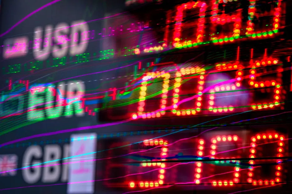 UK Bond Yields Surge as Leadership Uncertainty Looms Over Starmer